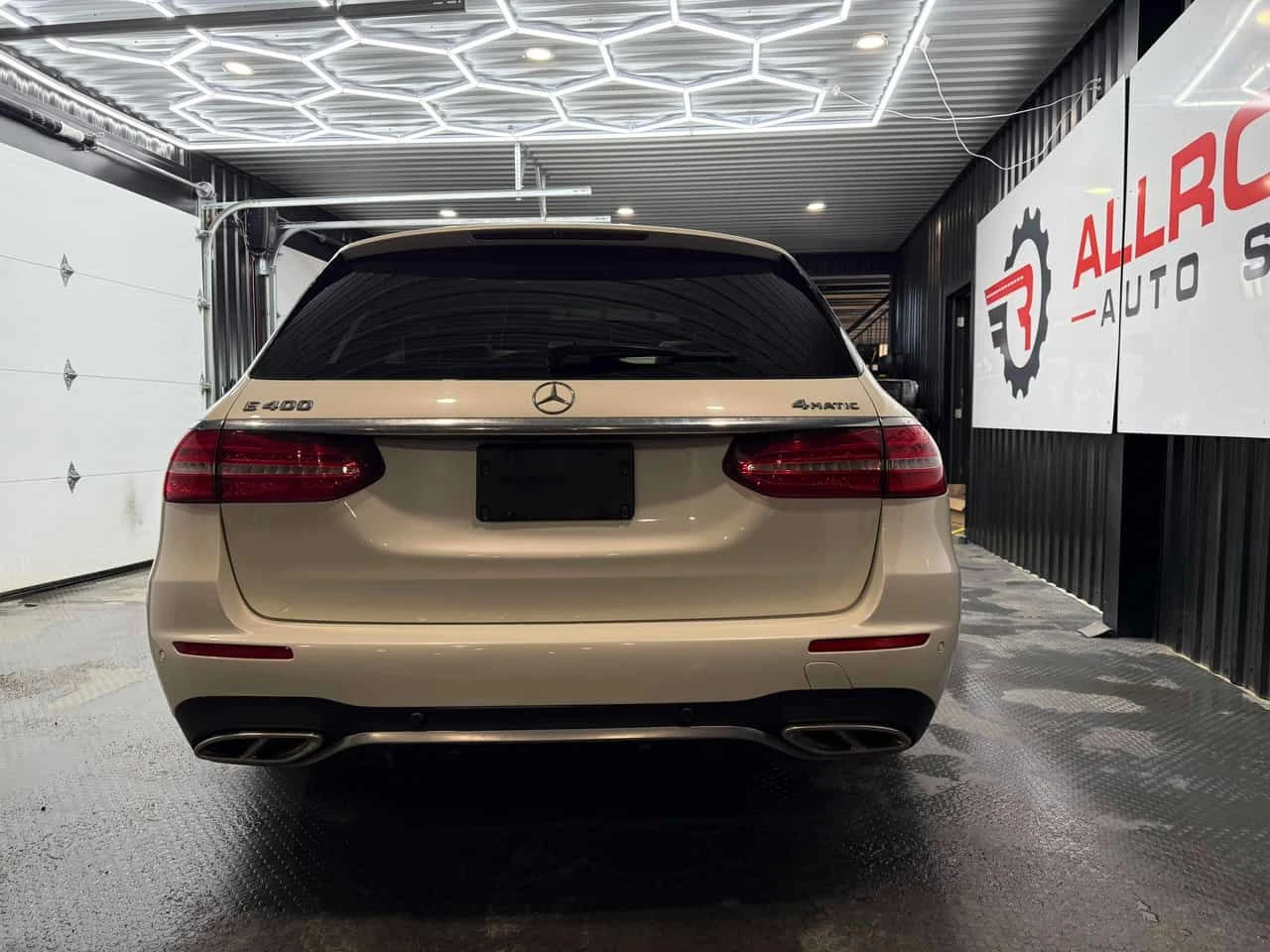 Mercedes-Benz E 400 4MATIC| SUNPOOF| 360| HEATED SEATS| AMBIENT | Mobile.bg � ����������� 7