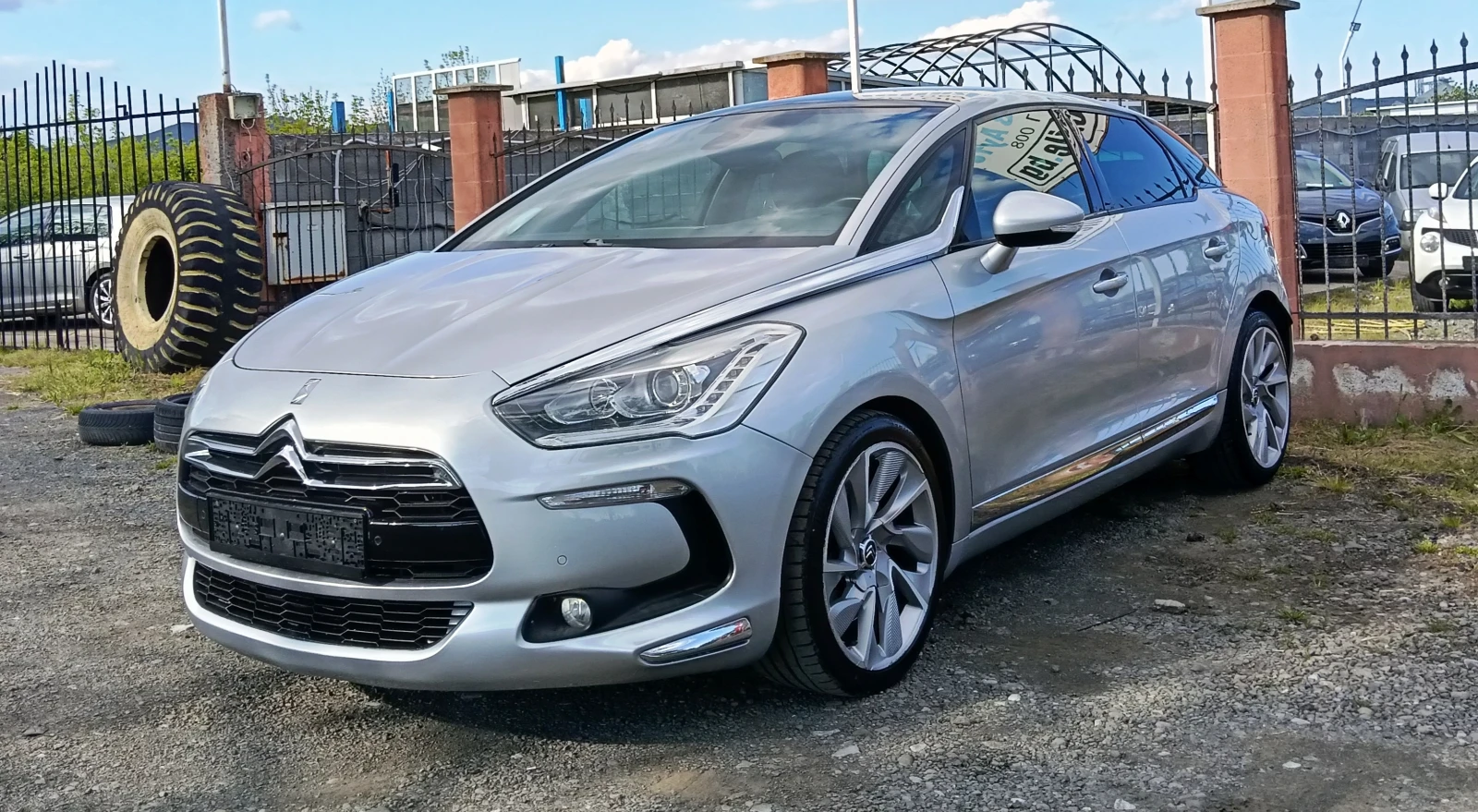 Citroen DS5 2.0HDI 163ps, снимка 2 - Автомобили и джипове - 54399959