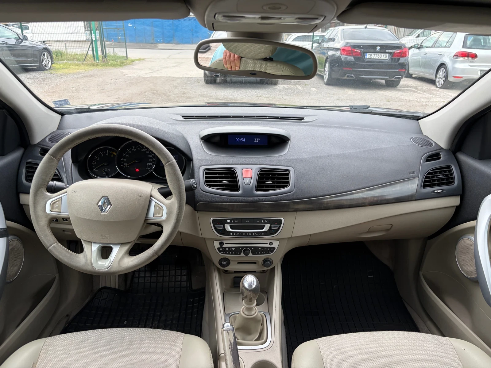 Renault Fluence, снимка 13 - Автомобили и джипове - 54546925