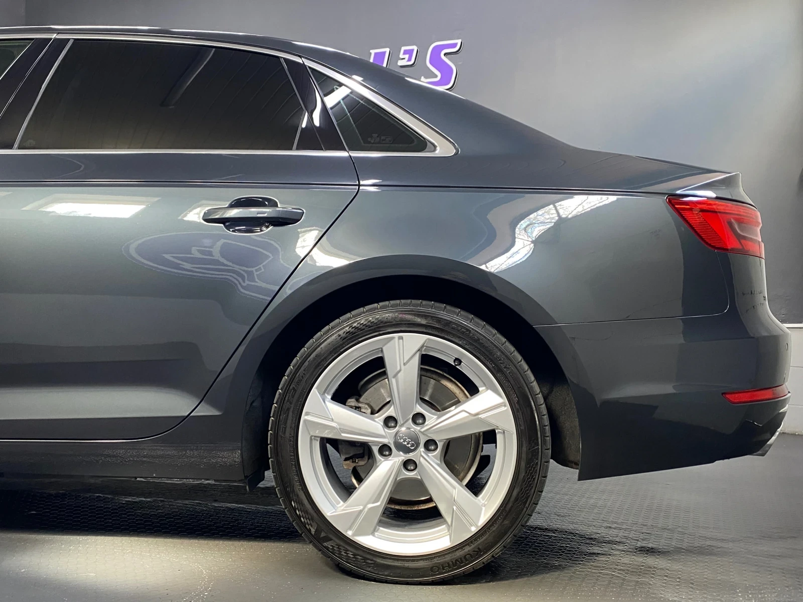 Audi A4 TFSI Ultra, снимка 4 - Автомобили и джипове - 54633334