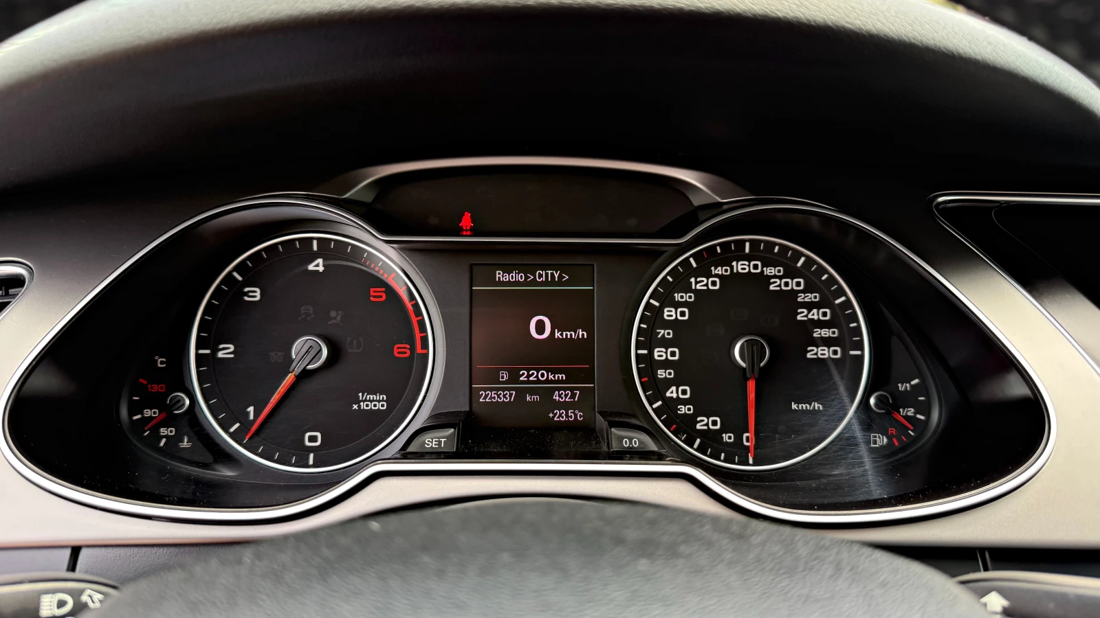 Audi A4 2.0TDI FACELIFT BiXenon ЕВРО-5В, снимка 10 - Автомобили и джипове - 54740952