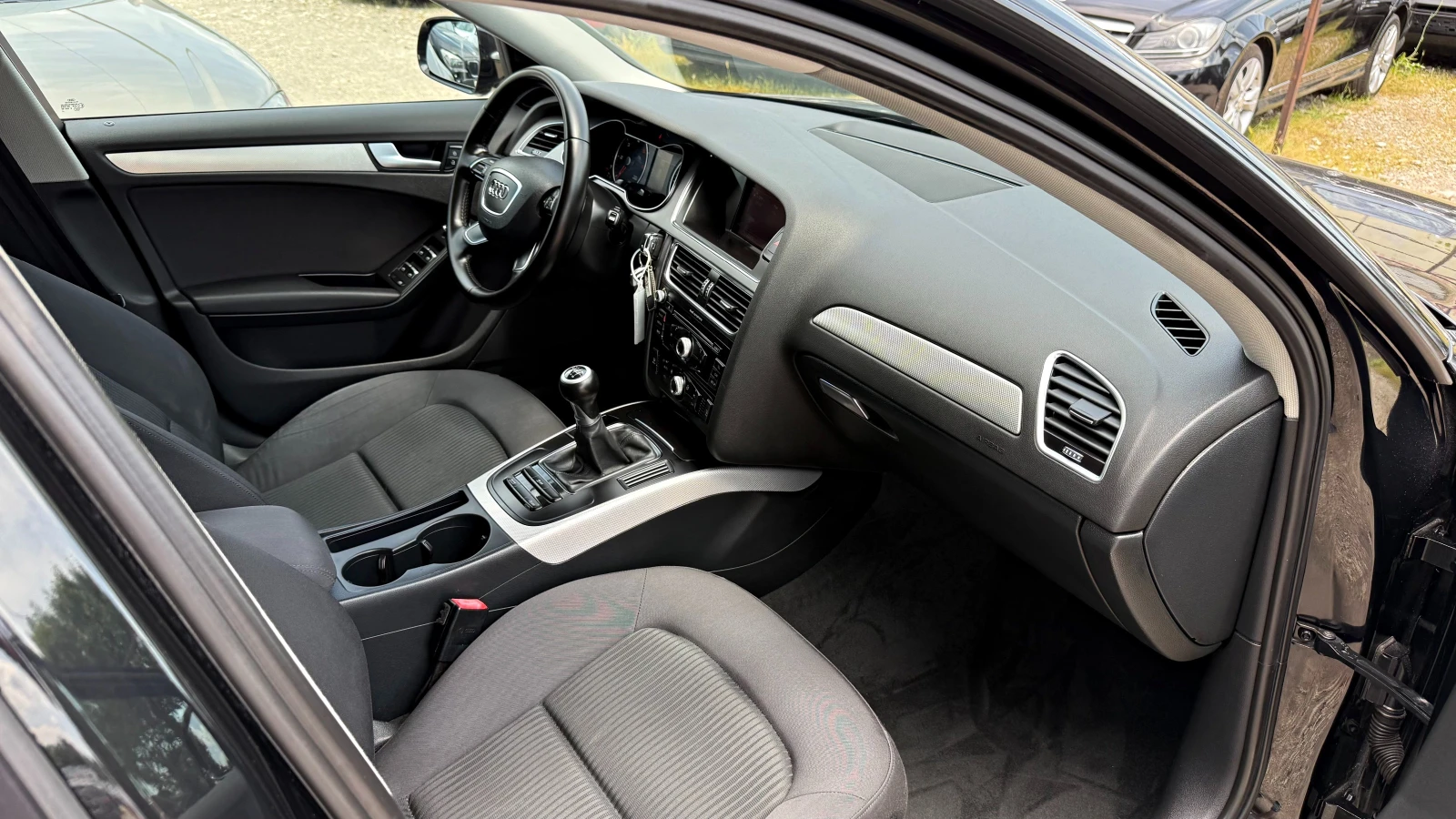 Audi A4 2.0TDI FACELIFT BiXenon ЕВРО-5В, снимка 8 - Автомобили и джипове - 54740952