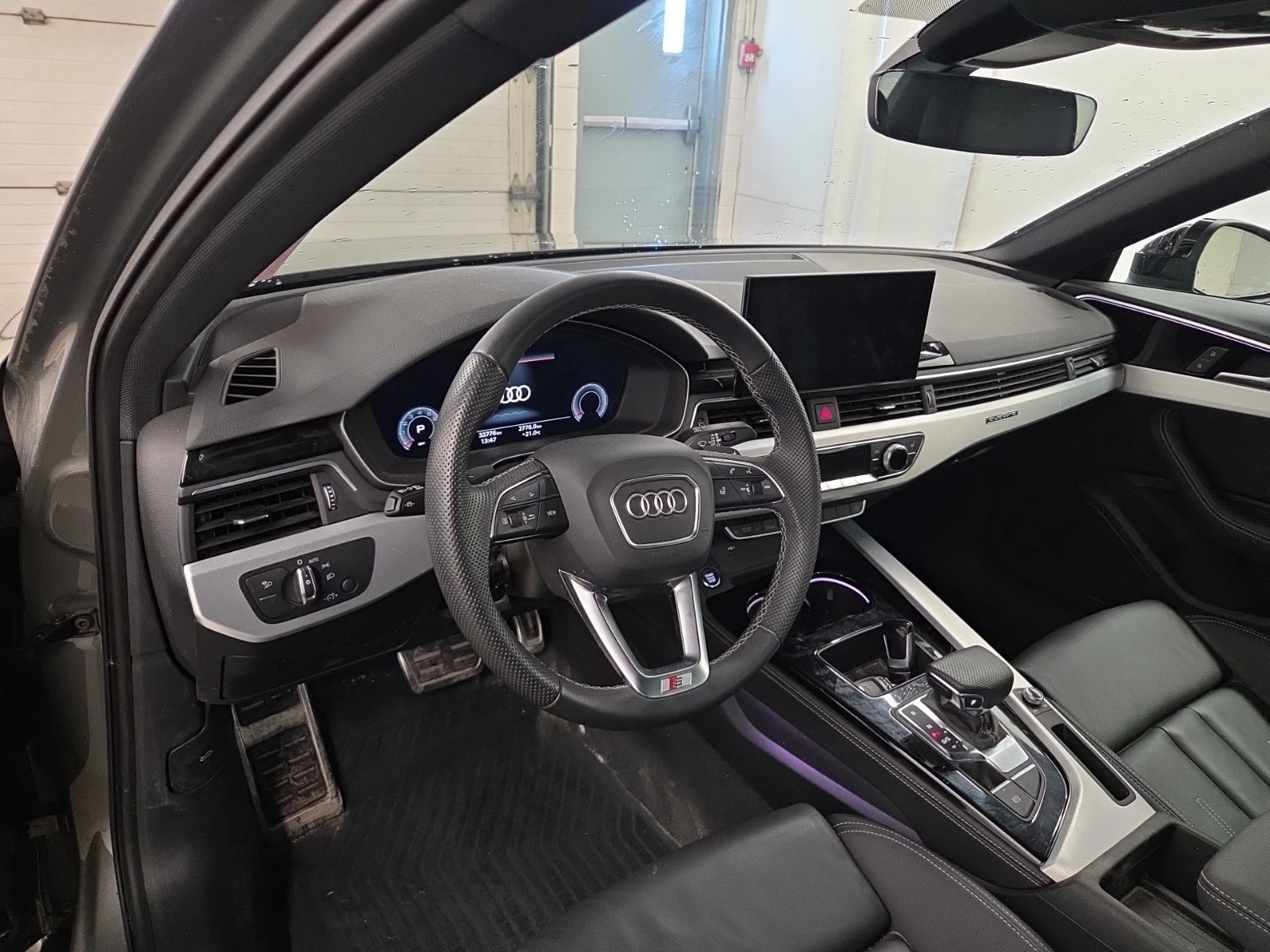 Audi A4 PROGRESSIV * Blind Spot * CARFAX * АВТО КРЕДИТ * , снимка 10 - Автомобили и джипове - 54756206
