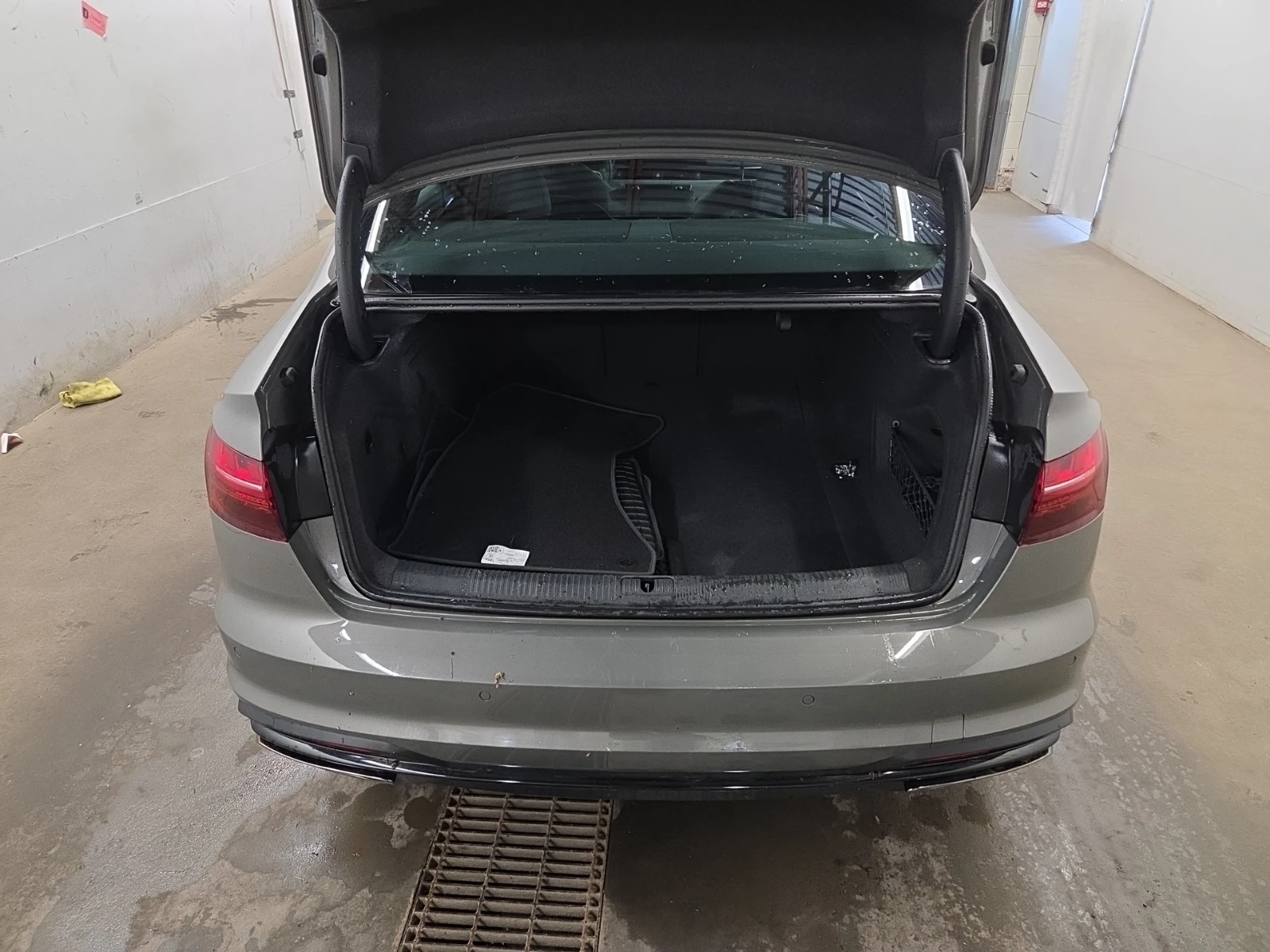Audi A4 PROGRESSIV * Blind Spot * CARFAX * АВТО КРЕДИТ * , снимка 7 - Автомобили и джипове - 54756206