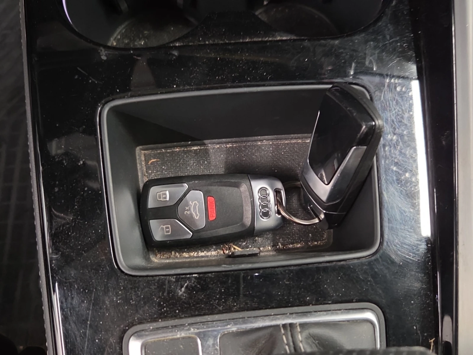 Audi A4 PROGRESSIV * Blind Spot * CARFAX * АВТО КРЕДИТ * , снимка 15 - Автомобили и джипове - 54756206