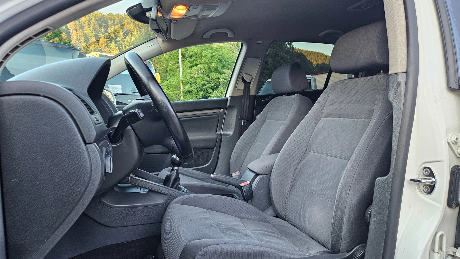 VW Golf 1.9 Tdi 6skorost/Klimatronik/Top sustoqnie, снимка 13 - Автомобили и джипове - 55075416