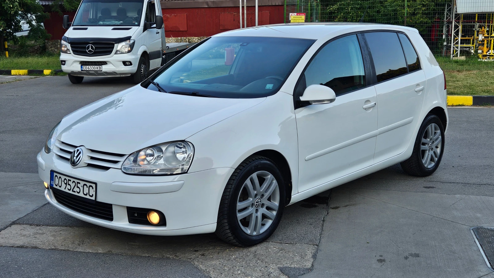 VW Golf 1.9 Tdi 6skorost/Klimatronik/Top sustoqnie, снимка 2 - Автомобили и джипове - 55075416