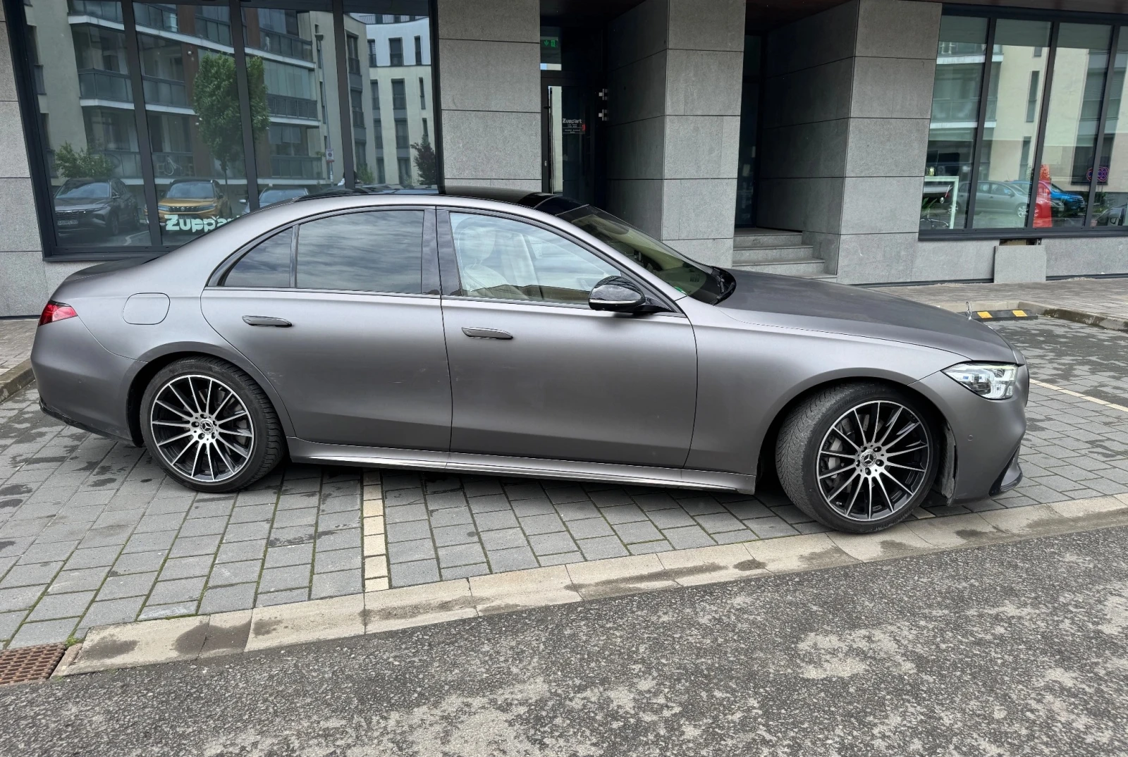 Mercedes-Benz S 580 4Matic AMG-Line, снимка 3 - Автомобили и джипове - 55147129