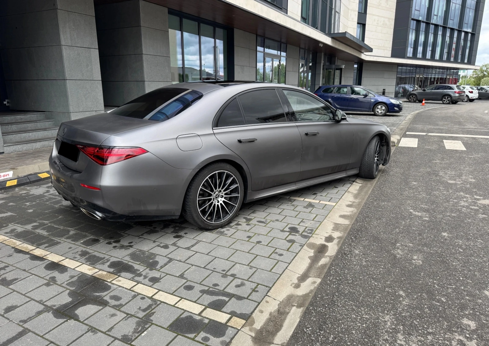 Mercedes-Benz S 580 4Matic AMG-Line, снимка 2 - Автомобили и джипове - 55147129