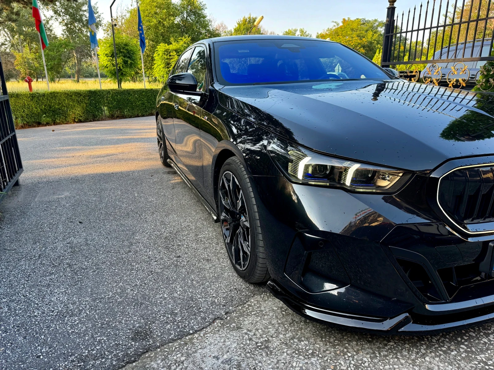 BMW 520 X-DRIVE-M-Pack-TOP-Shadow line!!!, снимка 4 - Автомобили и джипове - 55197461