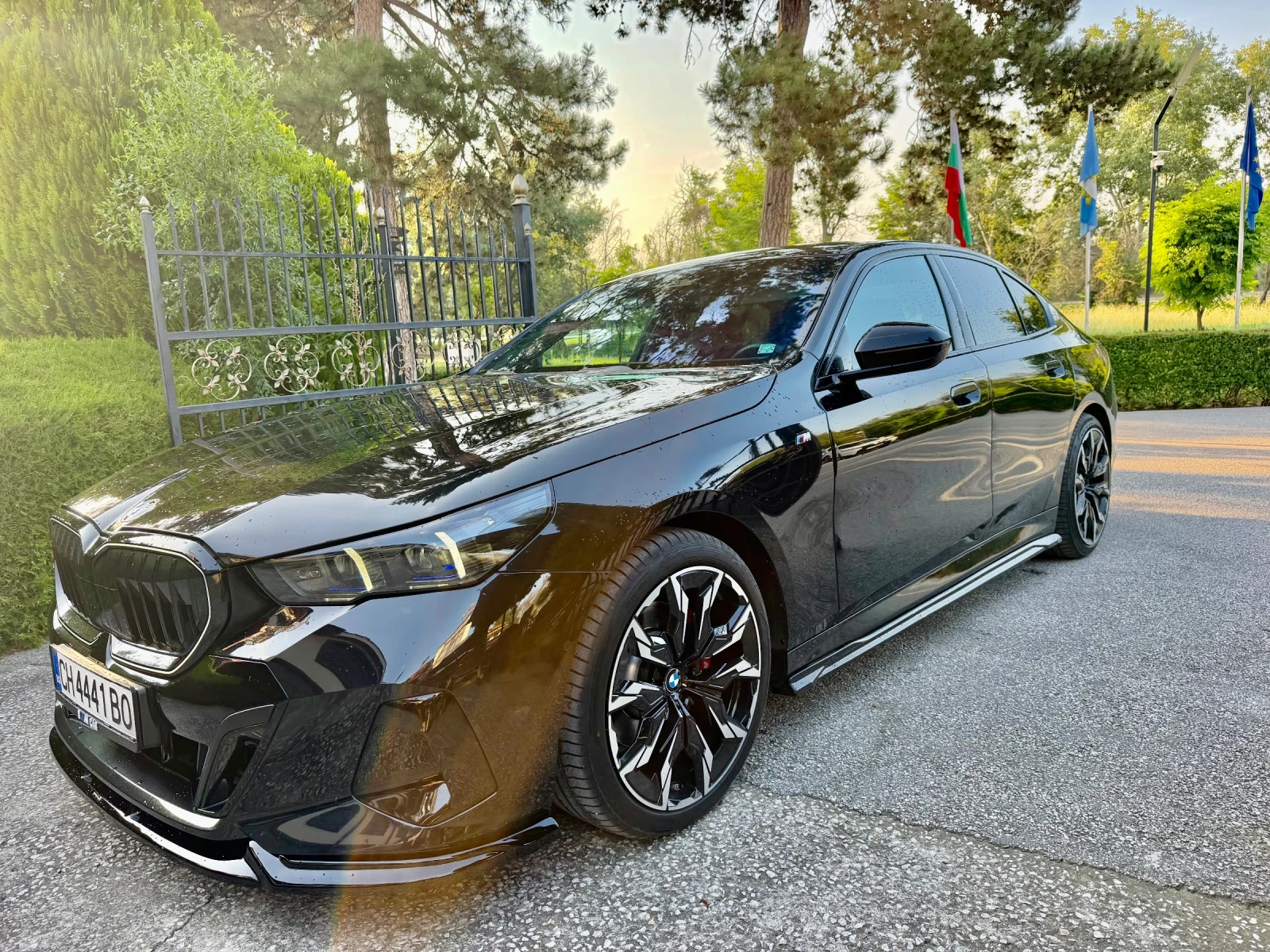 BMW 520 X-DRIVE-M-Pack-TOP-Shadow line!!!, снимка 5 - Автомобили и джипове - 55197461