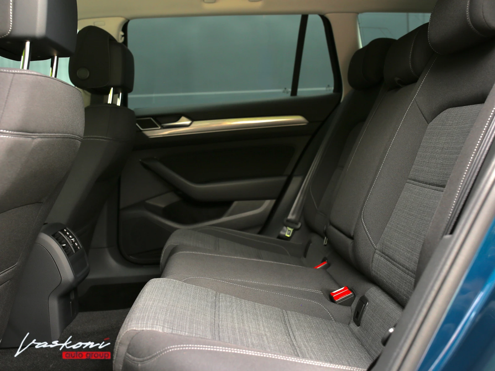 VW Passat 8.5 2.0 TDI, снимка 15 - Автомобили и джипове - 55235684