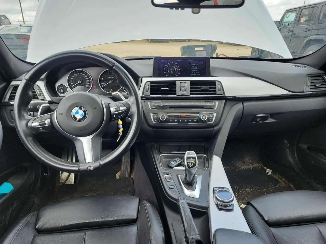 BMW 335 i xDrive / 2 КЛЮЧА / М ПАКЕТ / CARFAX , снимка 9 - Автомобили и джипове - 55662821