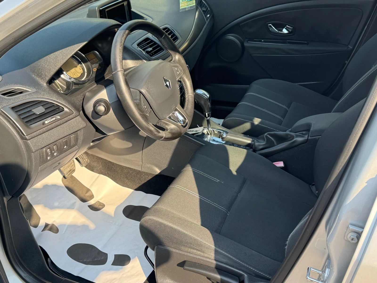 Renault Megane 1.6dci FACE LIFT, снимка 5 - Автомобили и джипове - 55706416