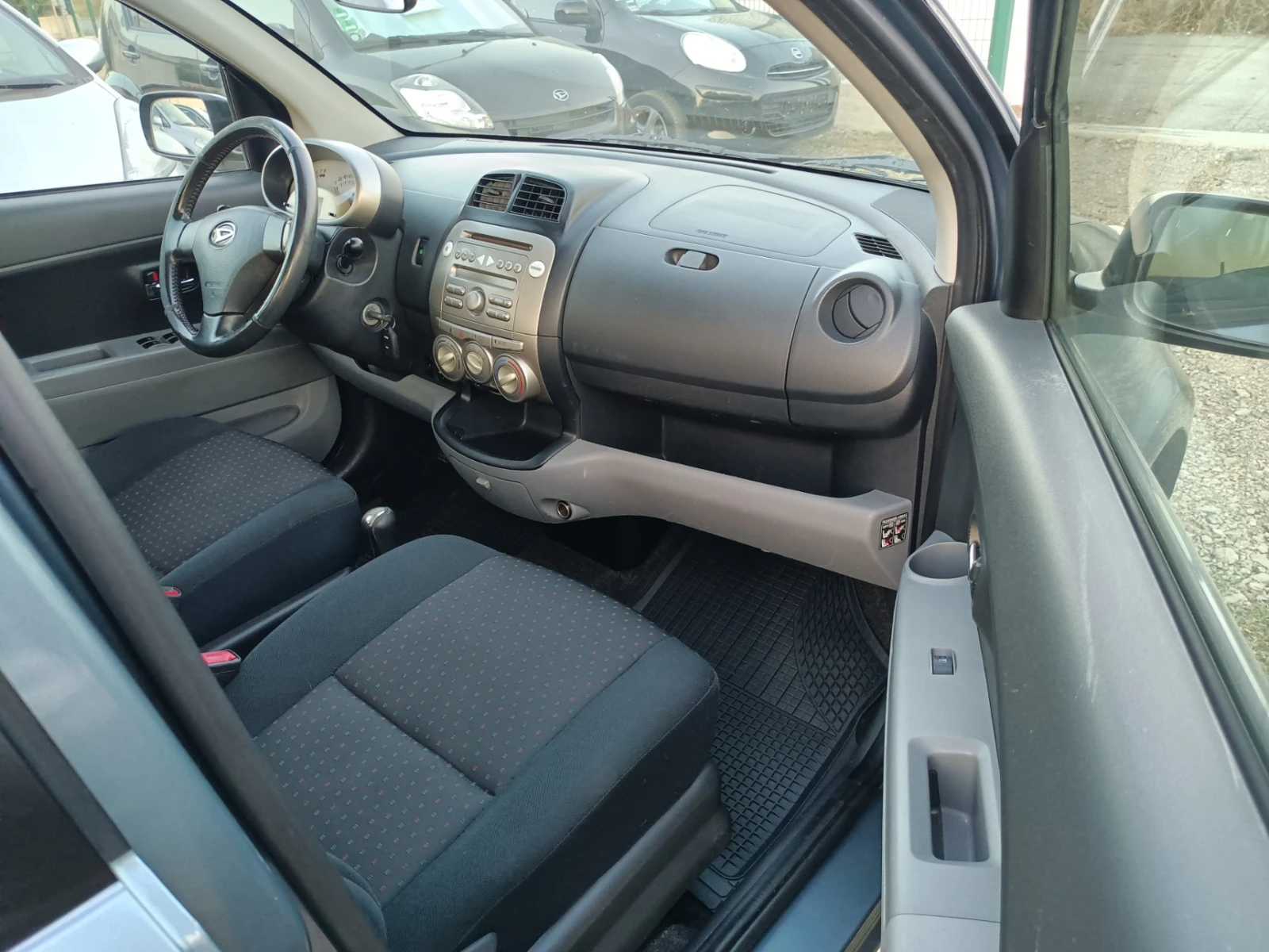 Daihatsu Sirion 1, 3i, снимка 9 - Автомобили и джипове - 55881868