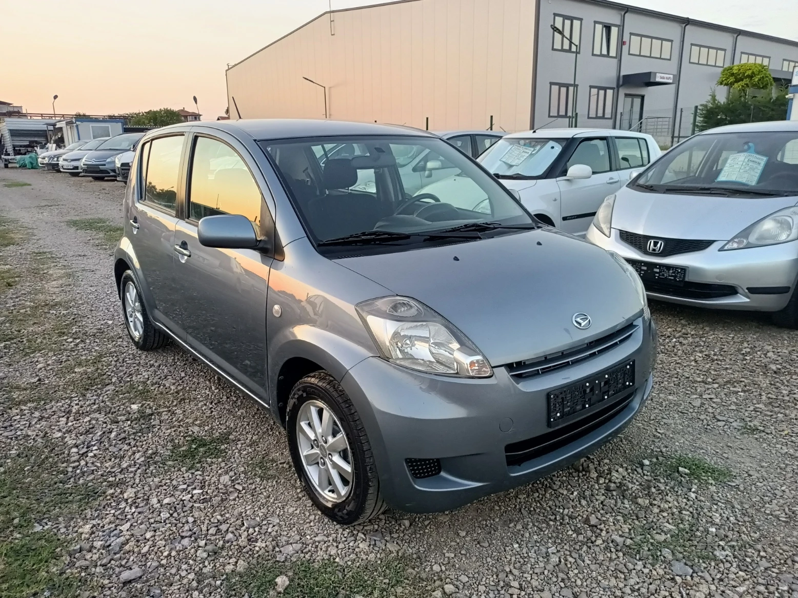 Daihatsu Sirion 1, 3i, снимка 3 - Автомобили и джипове - 55881868