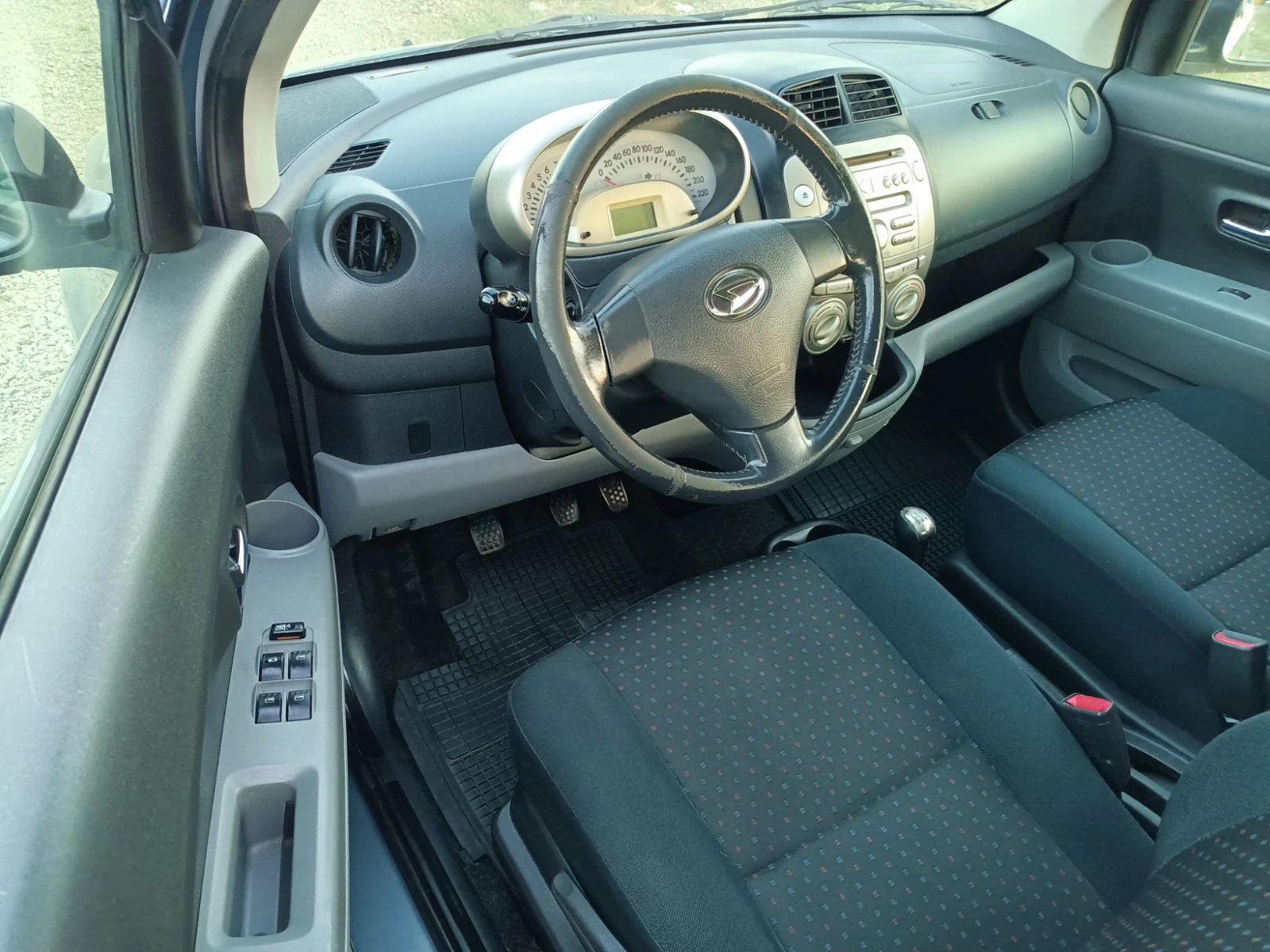 Daihatsu Sirion 1, 3i, снимка 7 - Автомобили и джипове - 55881868