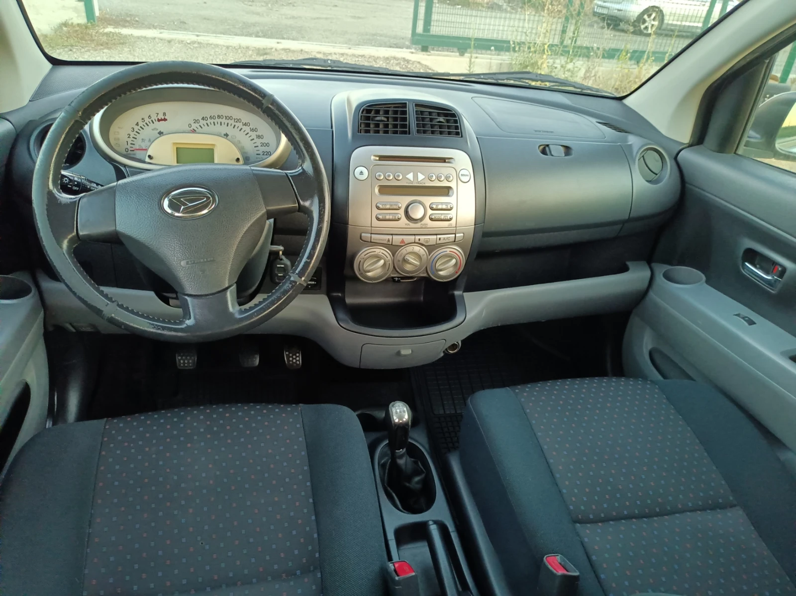 Daihatsu Sirion 1, 3i, снимка 12 - Автомобили и джипове - 55881868