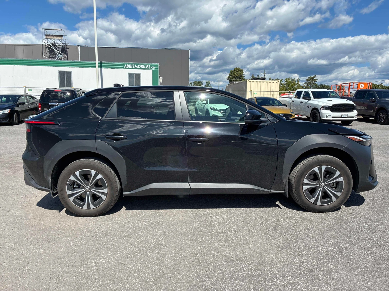 Toyota bZ4X XLE AWD | CARFAX | ПРЕДСТАВИТЕЛСТВО НА TOYOTA, снимка 4 - Автомобили и джипове - 55887035