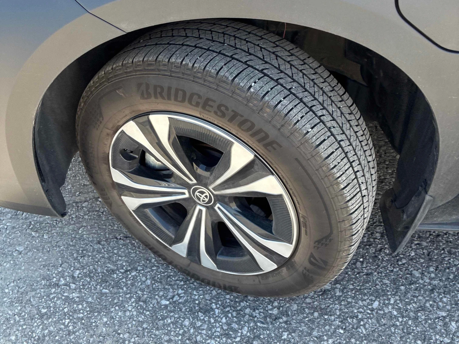 Toyota bZ4X XLE AWD | CARFAX | ПРЕДСТАВИТЕЛСТВО НА TOYOTA, снимка 6 - Автомобили и джипове - 55887035