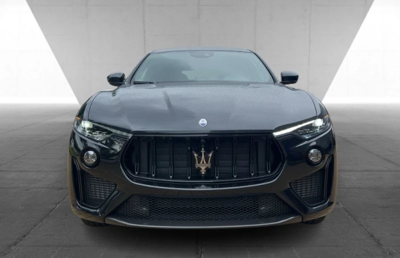 Maserati Levante Trofeo = Carbon Interior= Гаранция, снимка 1 - Автомобили и джипове - 47067295