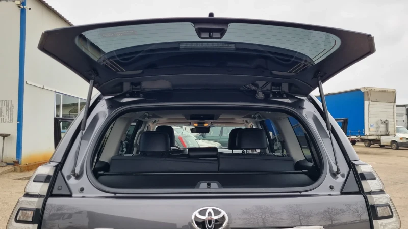 Toyota Land cruiser 150 Luxury Premium Black Edition, снимка 16 - Автомобили и джипове - 52280382