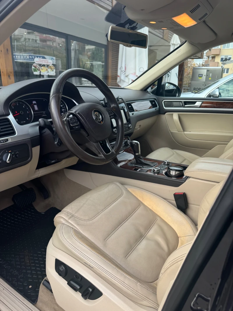 VW Touareg 3.0 TDI Първи собственик , снимка 4 - Автомобили и джипове - 49261646