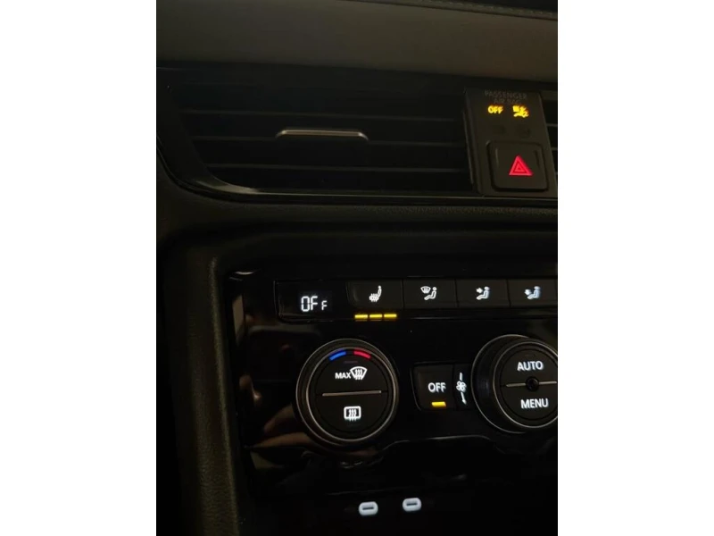 VW Taos * Comfortline * CARFAX * БЕЗ ПЪРВОНАЧАЛНА ВНОСКА, снимка 16 - Автомобили и джипове - 52959875