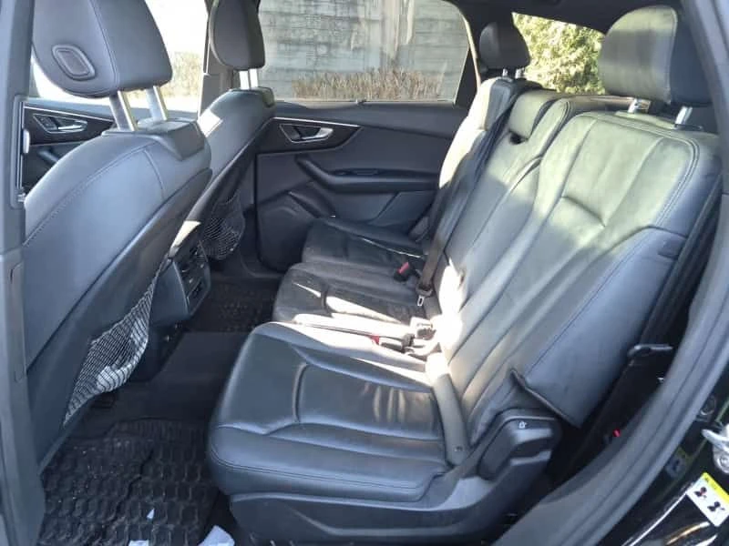 Audi Q7 * KOMFORT * CARFAX * 7 МЕСТА * ДВА КЛЮЧА * ПАНО, снимка 12 - Автомобили и джипове - 53695642