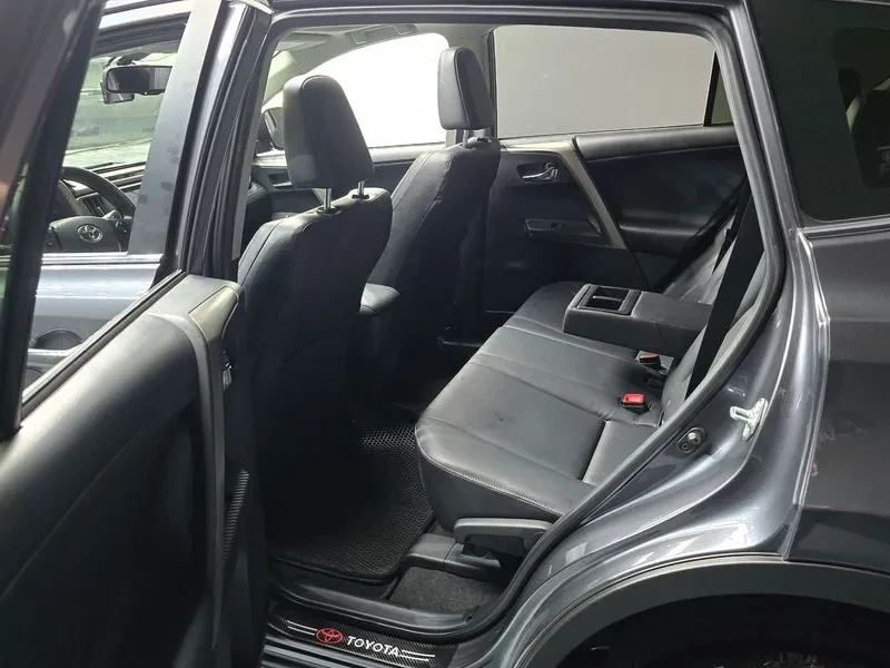 Toyota Rav4 2.5 2WD, снимка 11 - Автомобили и джипове - 55559627