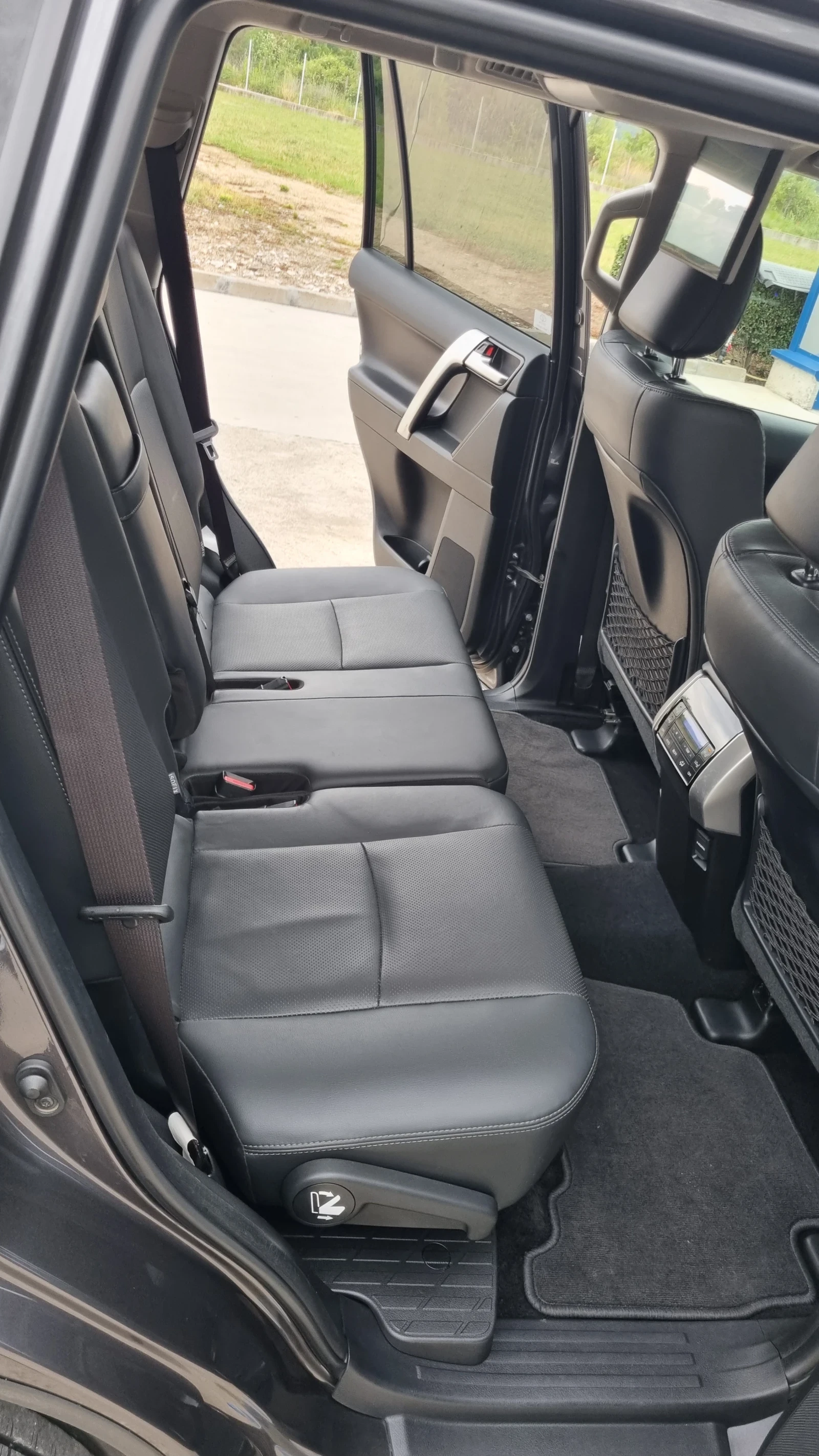 Toyota Land cruiser 150 Luxury Premium Black Edition - изображение 8