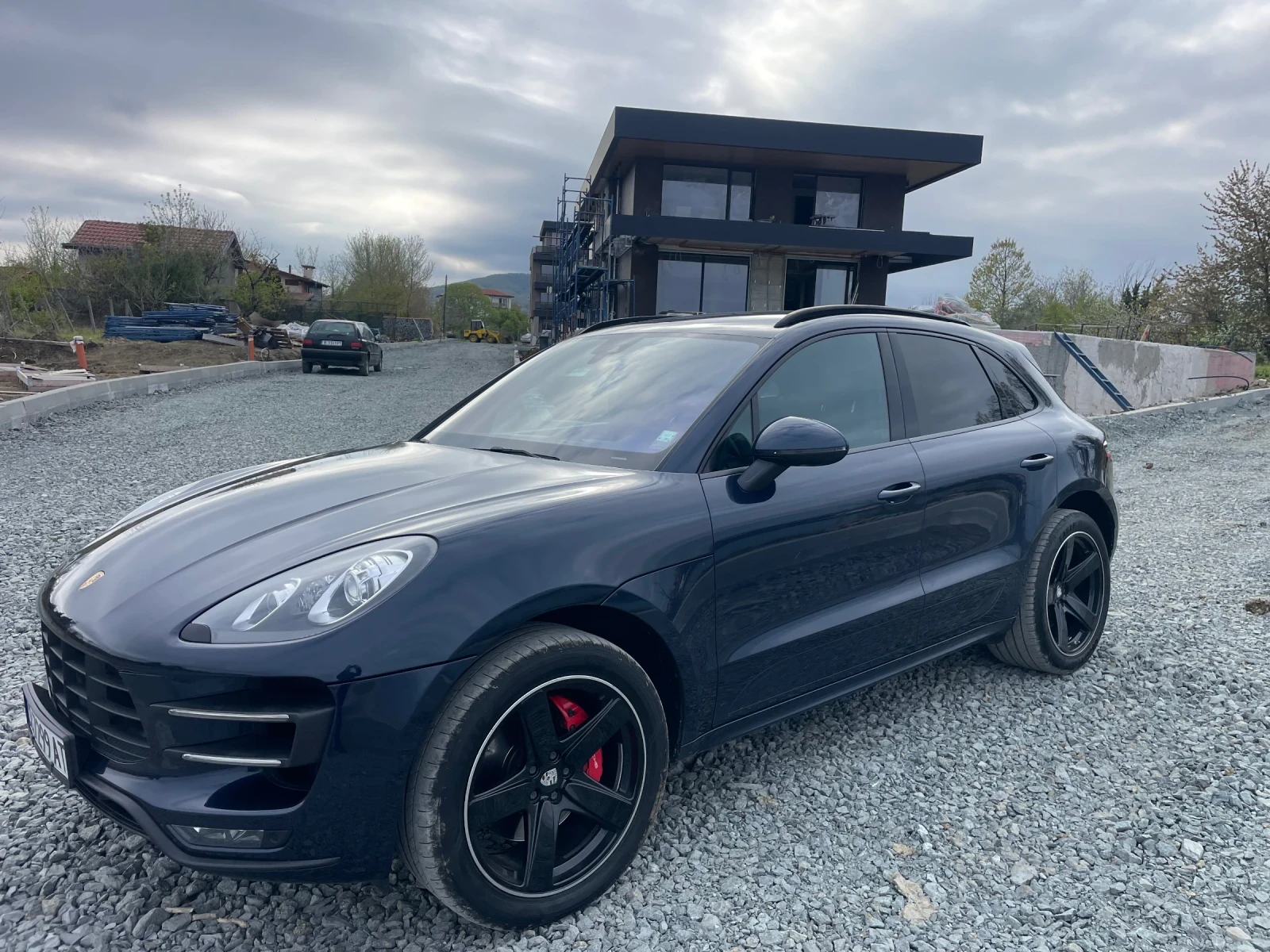 Porsche Macan TURBO - изображение 2