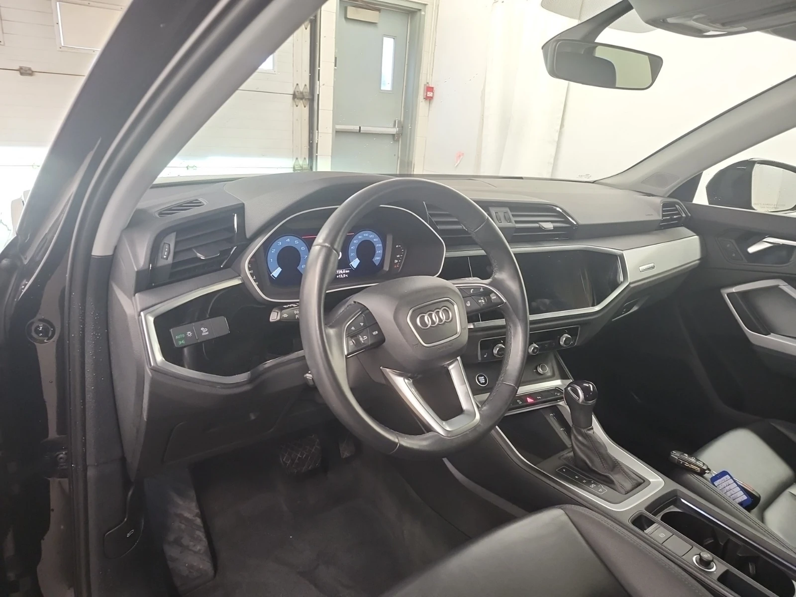 Audi Q3 * CARFAX * БЕЗ ПЪРВОНАЧАЛНА ВНОСКА - изображение 8