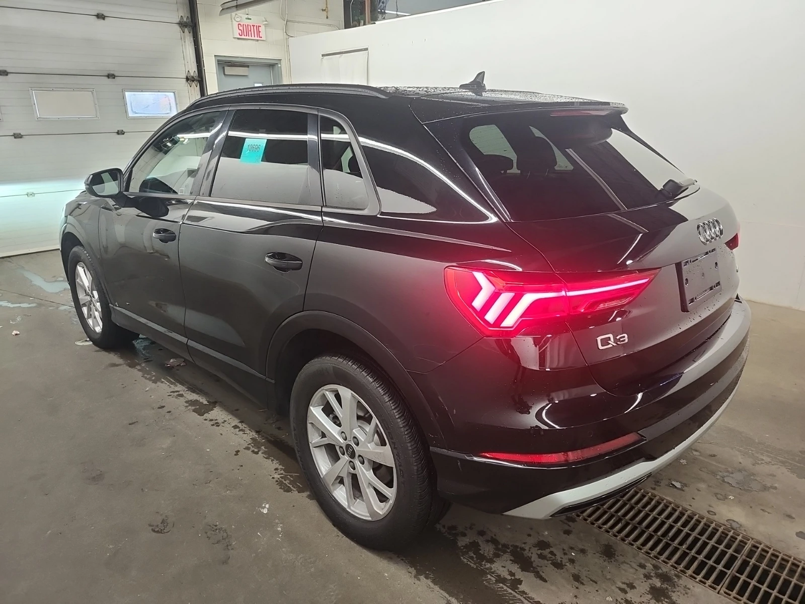 Audi Q3 * CARFAX * БЕЗ ПЪРВОНАЧАЛНА ВНОСКА - изображение 4