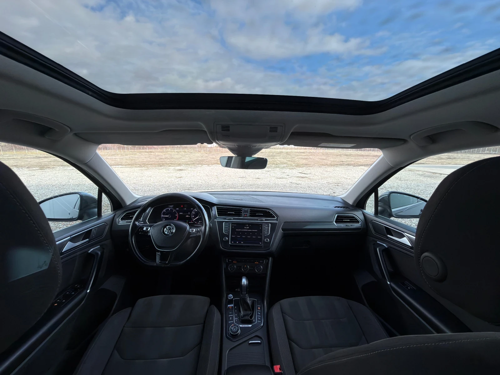 VW Tiguan 2.0TDI 190кс 4х4 R-Line/ Digital/ Панорама/ Камера - изображение 9