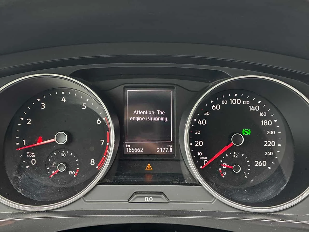 VW Tiguan * Trendline * КЛИП НА МОТОРА * ПОДГРЕВ * , снимка 8 - Автомобили и джипове - 53959947