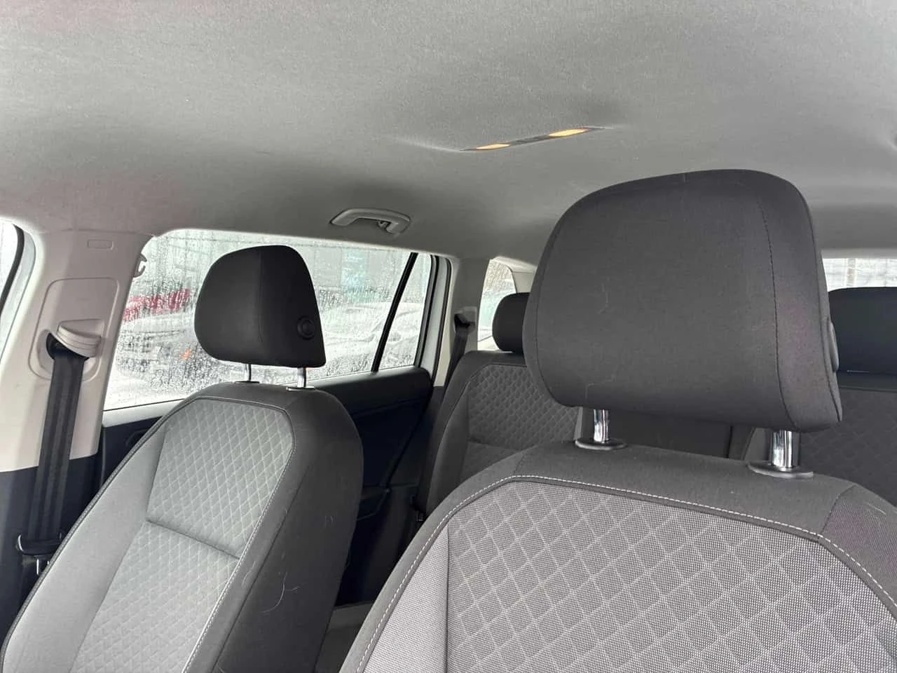 VW Tiguan * Trendline * КЛИП НА МОТОРА * ПОДГРЕВ * , снимка 10 - Автомобили и джипове - 53959947