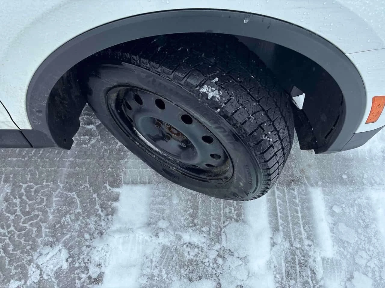 VW Tiguan * Trendline * КЛИП НА МОТОРА * ПОДГРЕВ * , снимка 6 - Автомобили и джипове - 53959947