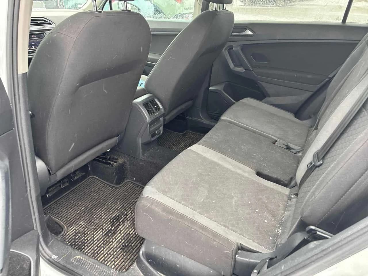 VW Tiguan * Trendline * КЛИП НА МОТОРА * ПОДГРЕВ * , снимка 11 - Автомобили и джипове - 53959947