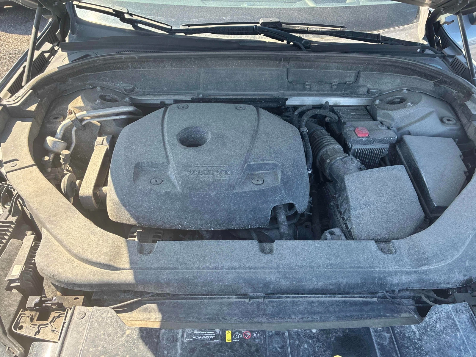 Volvo XC60 T6* R* DESIGN* ПОДГРЕВ* 360КАМЕРА* LANE* ASSIST* , снимка 12 - Автомобили и джипове - 54151846