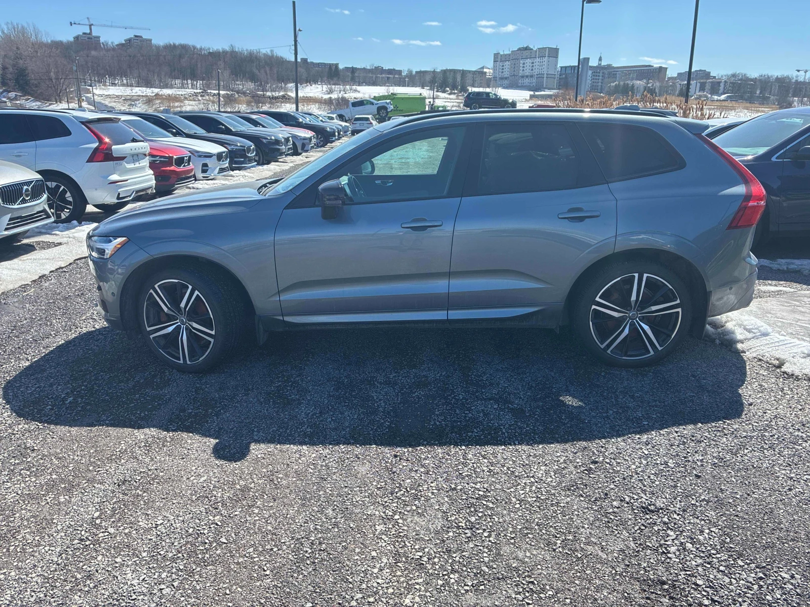 Volvo XC60 T6* R* DESIGN* ПОДГРЕВ* 360КАМЕРА* LANE* ASSIST* , снимка 3 - Автомобили и джипове - 54151846