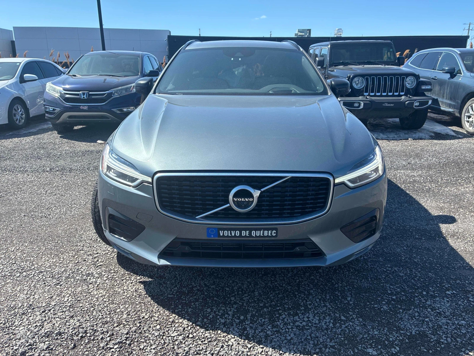 Volvo XC60 T6* R* DESIGN* ПОДГРЕВ* 360КАМЕРА* LANE* ASSIST* , снимка 4 - Автомобили и джипове - 54151846