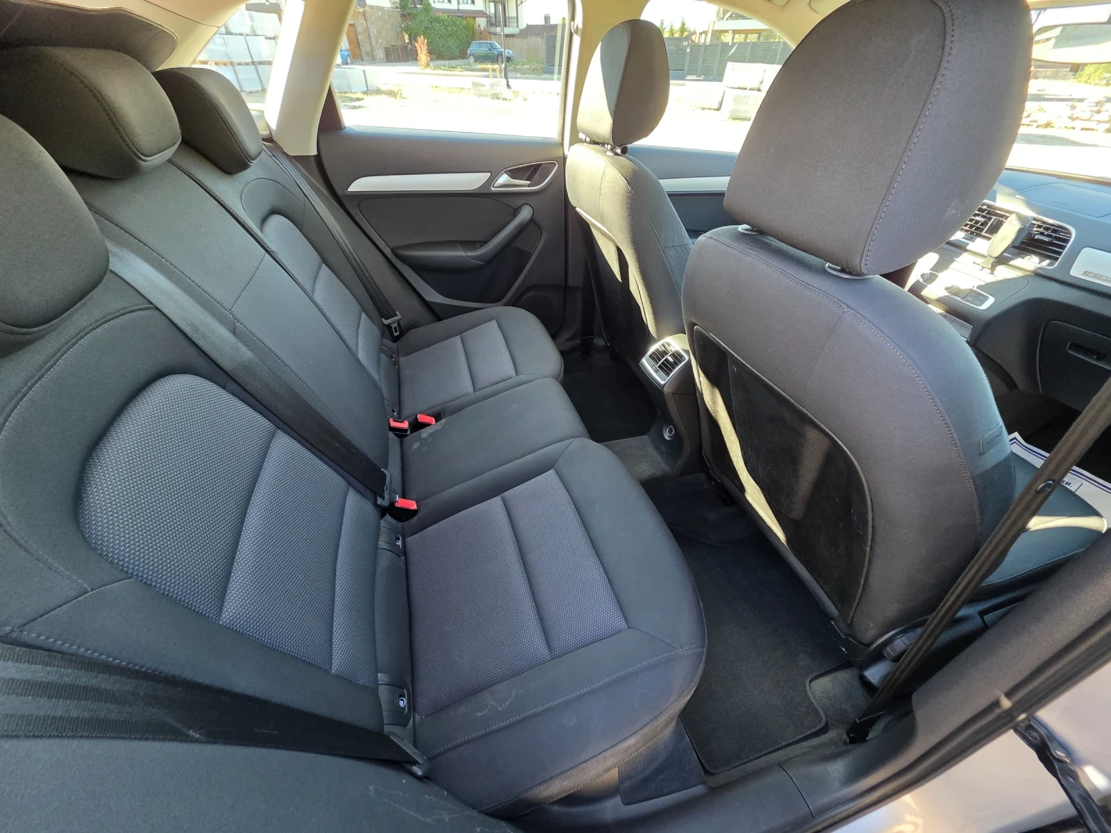Audi Q3 2.0 TDI, снимка 15 - Автомобили и джипове - 55564888