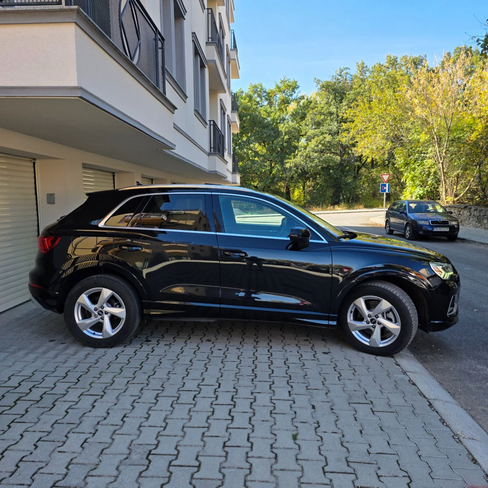 Audi Q3 2.0, снимка 6 - Автомобили и джипове - 56634871