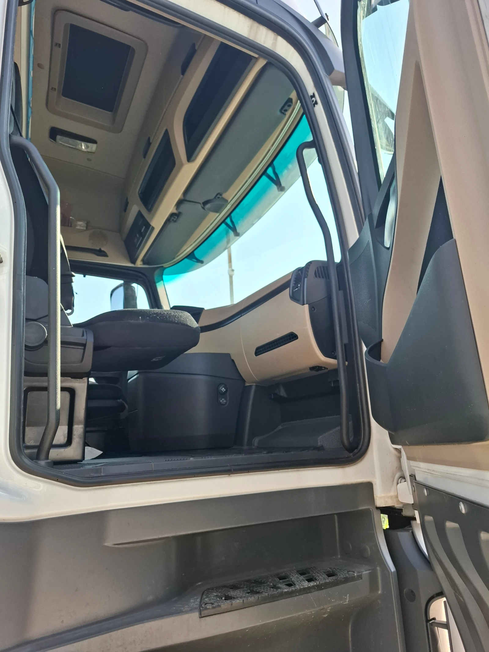 Mercedes-Benz Actros 1851 | Mobile.bg   17