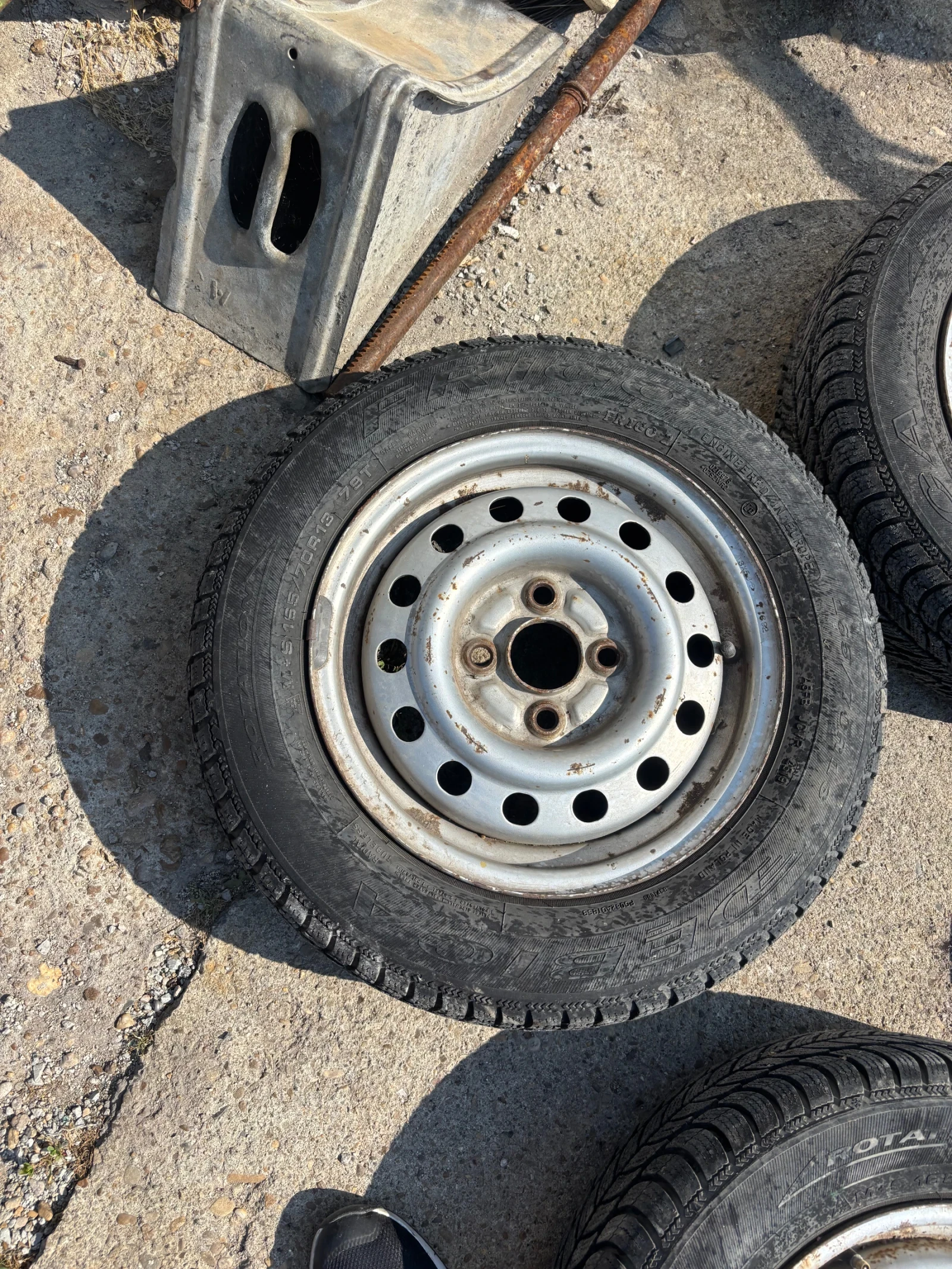 Гуми с джанти Debica 165/70R13, снимка 3 - Гуми и джанти - 55118441
