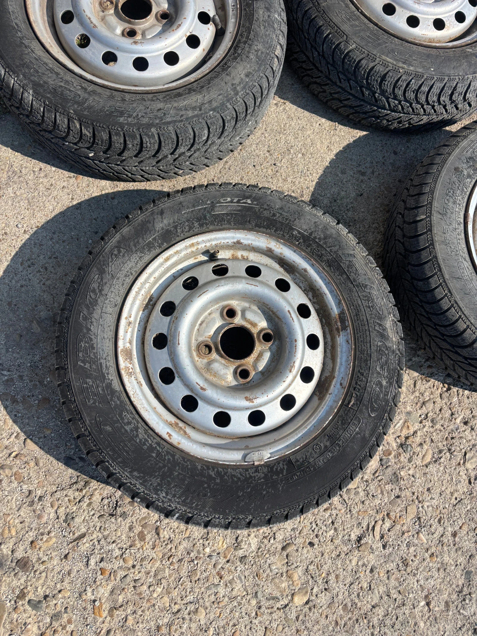 Гуми с джанти Debica 165/70R13, снимка 2 - Гуми и джанти - 55118441