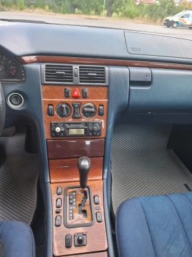 Mercedes-Benz E 240 V6, снимка 11