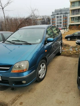  Nissan Almera tino