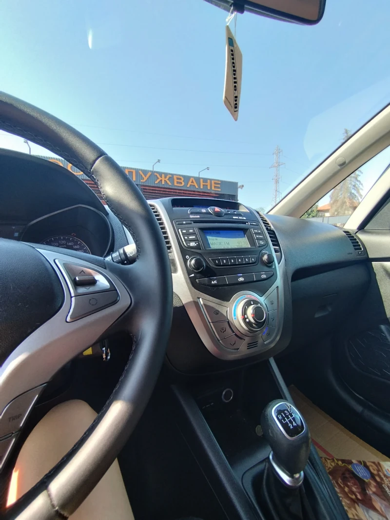 Hyundai Ix20 1400, снимка 15 - Автомобили и джипове - 47355457